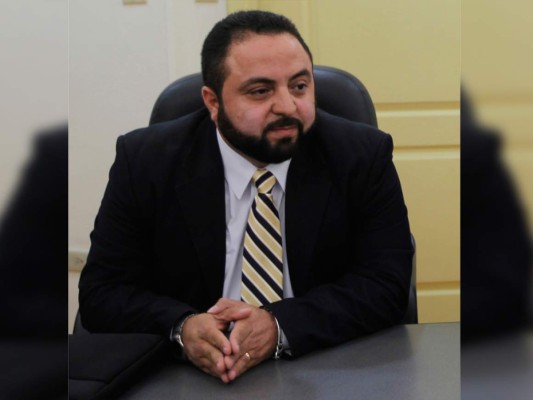 Denuncia contra Redondo se retira si entrega cuentas