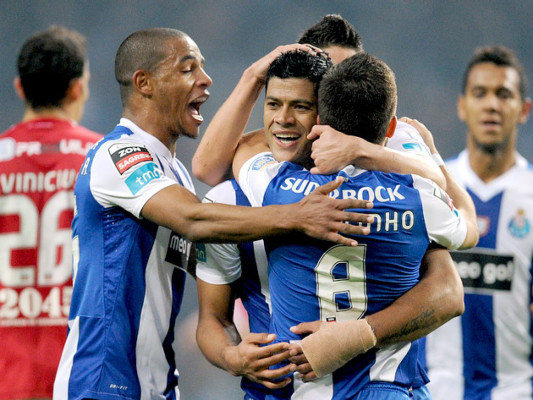 Porto vence al Braga con doblete de Hulk