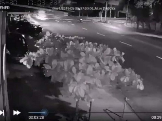 Los videos del fuerte sismo de magnitud 6.6 que se registró en El Salvador &nbsp;