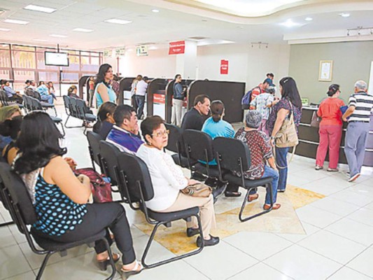 10,000 maestros se quieren retirar con vieja ley de pensión