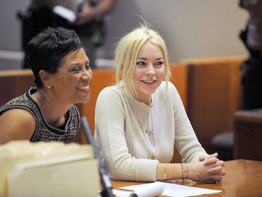 Lindsay Lohan pasa de Playboy a felicitación de jueza