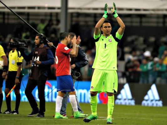 Portero del Real Madrid Keylor Navas barre a jugadores hondureños en las redes sociales