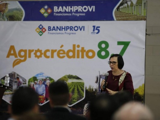 Banhprovi otorgó más de 305 millones de lempiras con Agrocrédito 8.7