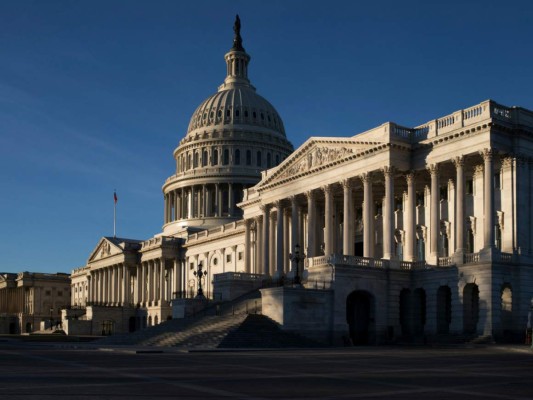 Gobierno de EEUU cierra por falta de fondos al cumplirse un año de Donald Trump