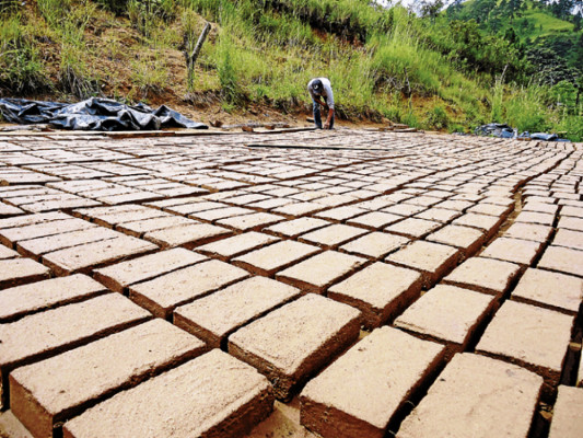 Industria de la construcción en Danlí permanece estancada