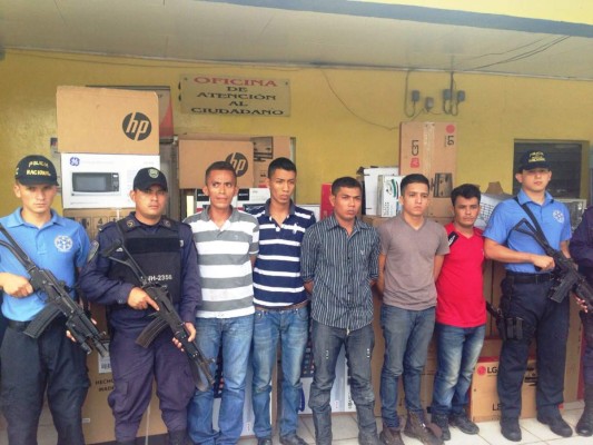 Capturan a cinco asaltantes y recuperan mercadería robada&nbsp;&nbsp;