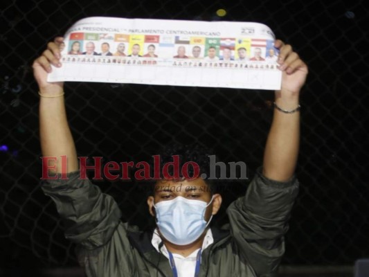 Fotos: Así se desarrolló el conteo de votos en la capital de Honduras