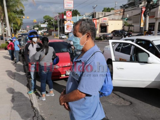 FOTOS: Abarrotado el triaje del Centro Cívico el primer día de operaciones