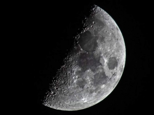 La NASA confirma que hay agua en la Luna