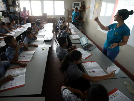 Coacehl visita una escuela amigable con el ambiente