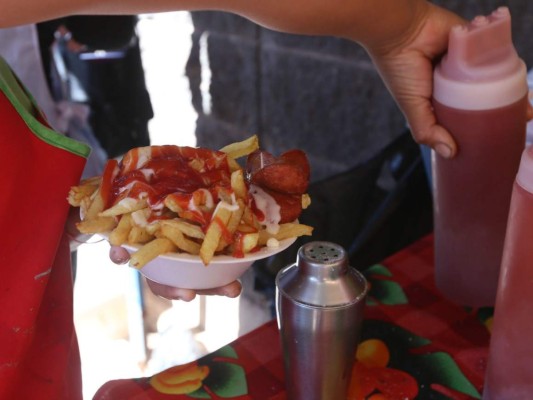 Frituras,mango verde y horchata conquistan el paladar de los estudiantes de la UNAH