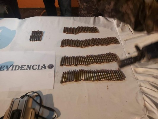 FOTOS: Con armas de grueso calibre e indumentaria militar caen presuntos autores de masacre
