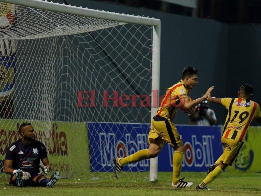 Real España gana 4-2 ante Platense en el estadio Morazán