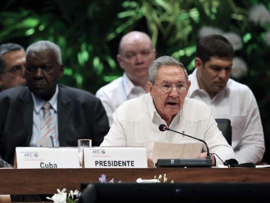 Raúl Castro rinde tributo póstumo a Mohamed Ali