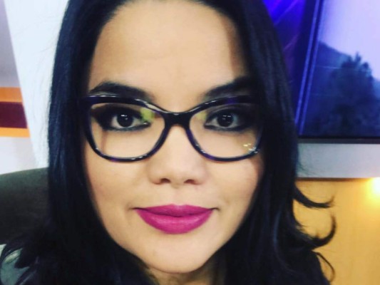 El romanticismo y elegancia de Ariela Cáceres de Andino causan furor en Facebook