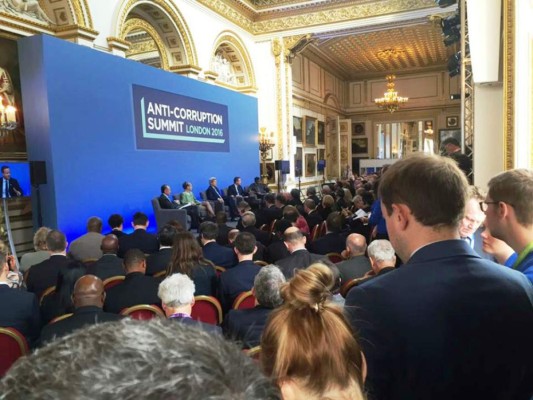 Transparencia Internacional pide proteger miembros de Comisión de Depuración Policial