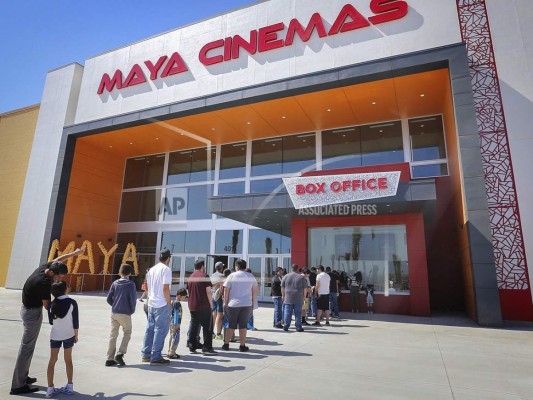 Productor de la película Selena abre salas de cine en localidades rurales de EEUU