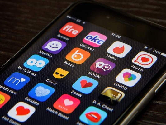 Aplicaciones de citas se generalizan en EEUU aunque persisten reservas