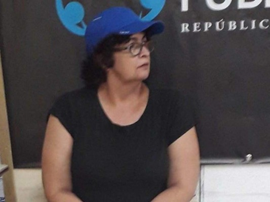 Prisión preventiva a exesposa de comisionado de policía por lavado