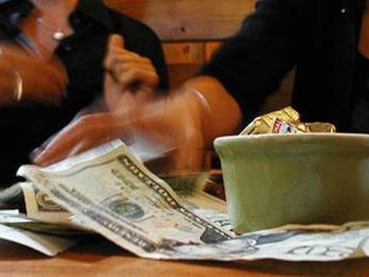 Cliente deja propina de $3,000 en local afectado por covid