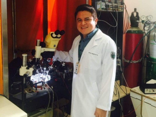 Selvin Reyes, el apasionado investigador hondureño que innova para erradicar la epilepsia