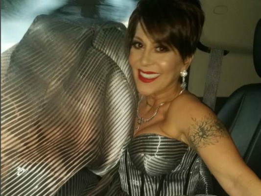 Policías le perdonan multa a Alejandra Guzmán a cambio de una foto