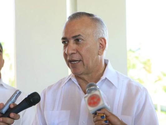 Twitter se pone serio y suspende cuentas del Congreso, Mauricio Oliva y bancada nacionalista