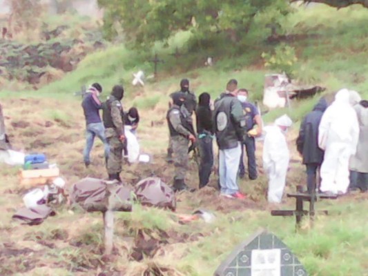 Honduras: Exhuman cuerpos distribuidos en nueve sacos