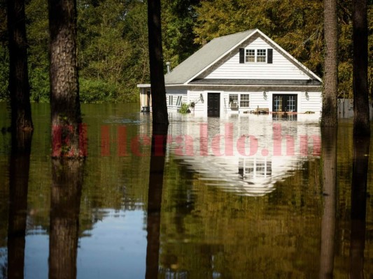 Piden paciencia a personas afectadas por el huracán Florence