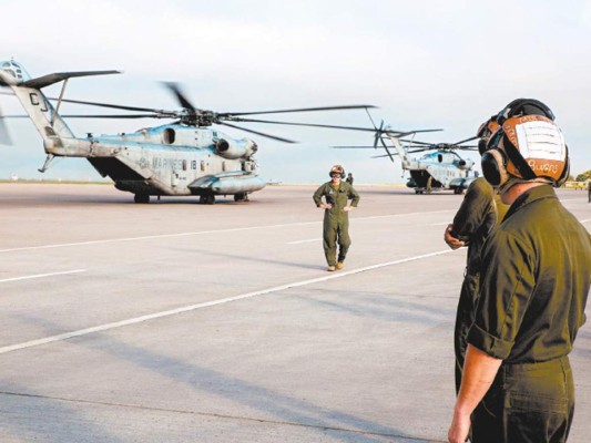 Abandona el país el primer contingente del Cuerpo de Marines