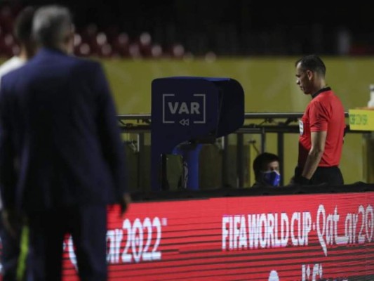 Concacaf implementaría el VAR para el resto de la octagonal