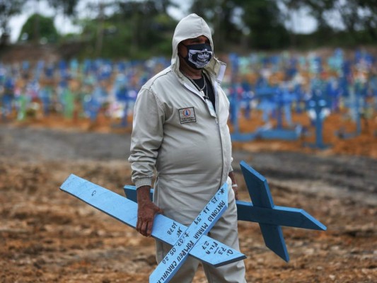 Ulisses, un sepulturero testigo de tragedia del Covid-19 en Amazonía