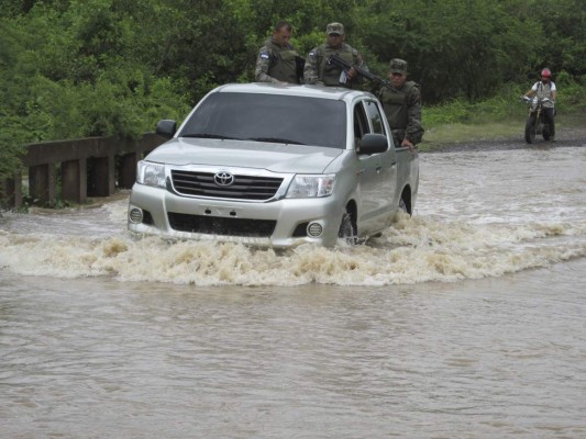 Inundaciones dejan incomunicadas a familias de la Costa de los Amates