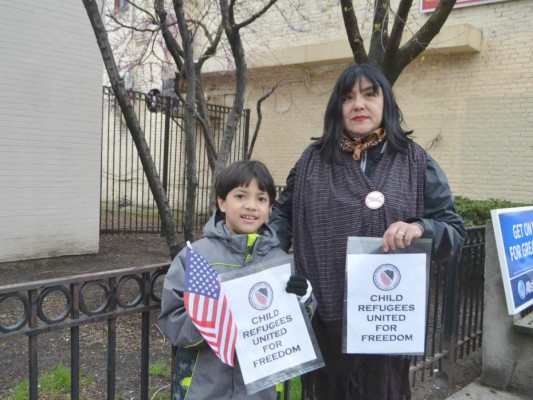 Hondureños de Chicago se manifiestan en concurrida marcha por el Día del Trabajo