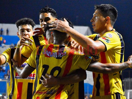 Real España busca romper la hegemonía de Olimpia en el Estadio Nacional