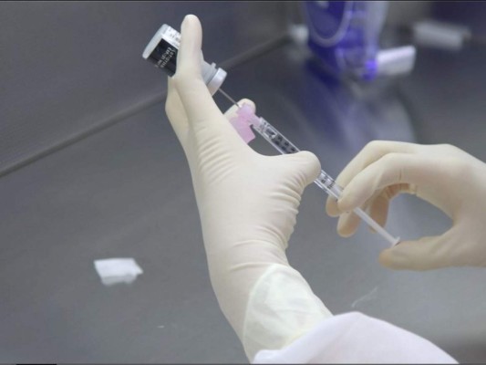 EEUU autoriza uso de emergencia de vacuna contra el covid