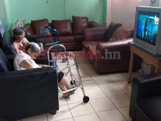 Hay 34 personas con sospecha de covid-19 en cuatro asilos del Distrito Central