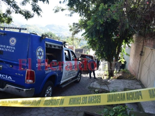 La segunda víctima fue encontrada en el mismo sector donde se reportó el hallazgo del primer hombre muerto. FOTOS: Estalin Irías/EL HERALDO