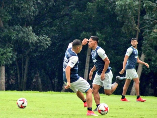 Honduras entrenó este lunes con la mira puesta en Panamá (Fotos)