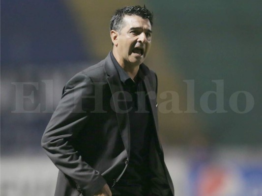 Aficionados de Motagua silbaron a Diego Vazquez pero directiva dijo que sigue firme