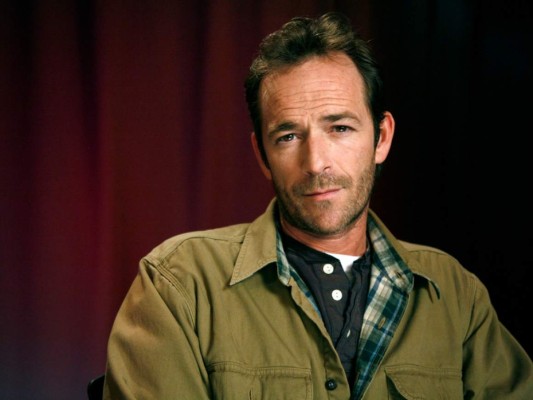 Ziering, Ringwald y Whedon reaccionan tras la muerte de Luke Perry&nbsp;&nbsp;