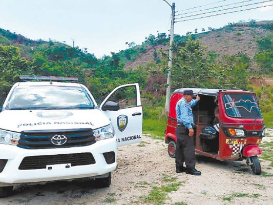En rápida acción salvan a motorista que iba raptado