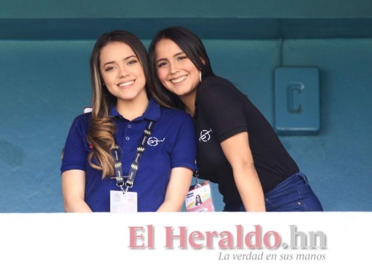 Fotos: Las bellas aficionadas que engalanan el clásico capitalino