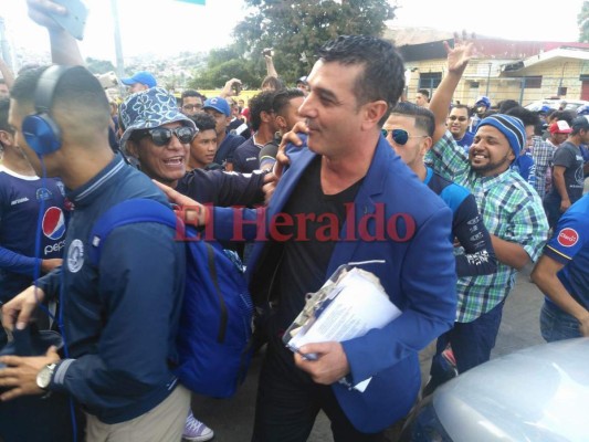 Diego Vazquez desató la locura a su llegada al estadio Nacional