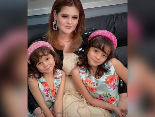 Allisson Lozz sorprende al cantar alabanza junto a su hija mayor