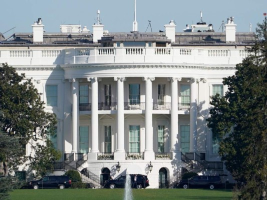 Donald Trump insiste en detener el recuento de votos