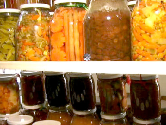 Tierra Adentro: Delicias de dulces y encurtidos