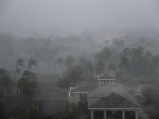 Huracán Irma se degrada a categoría 2, pero aún conserva 'vientos peligrosos'