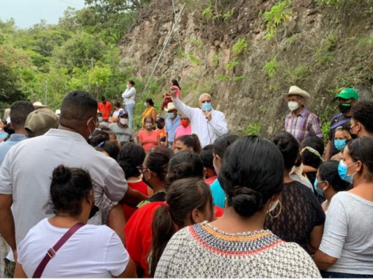 Con promesas y pidiendo voto en plancha, candidatos a la presidencia recorren Honduras (FOTOS)