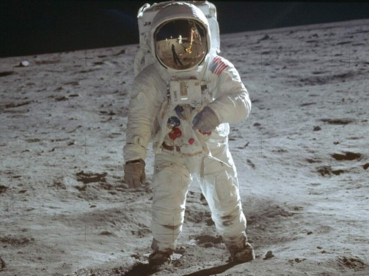 Las históricas imágenes que dejó la llegada del hombre a la Luna en 1965